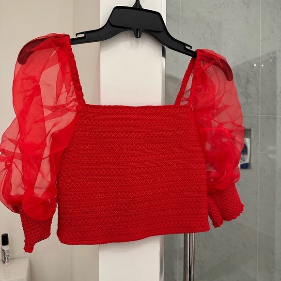 Alice & Olivia Lisbeth smocked bodice crop top - Picture 2 of 5